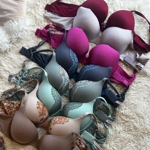 Lot of 8 34DD excellent condition Victoria’s Secret bras